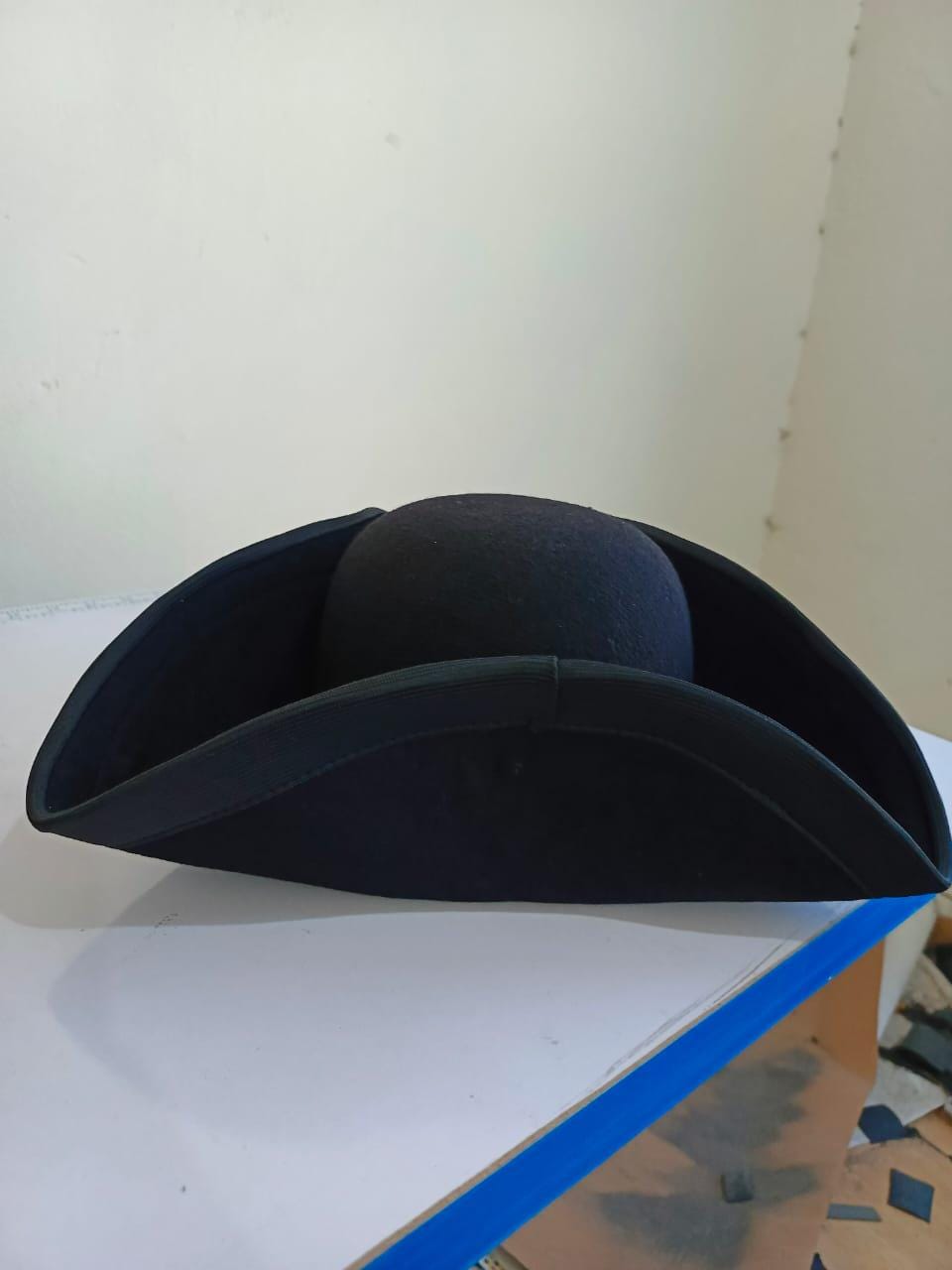 Napoleonic Tricorn Hat: Revolutionary War Officer Costume