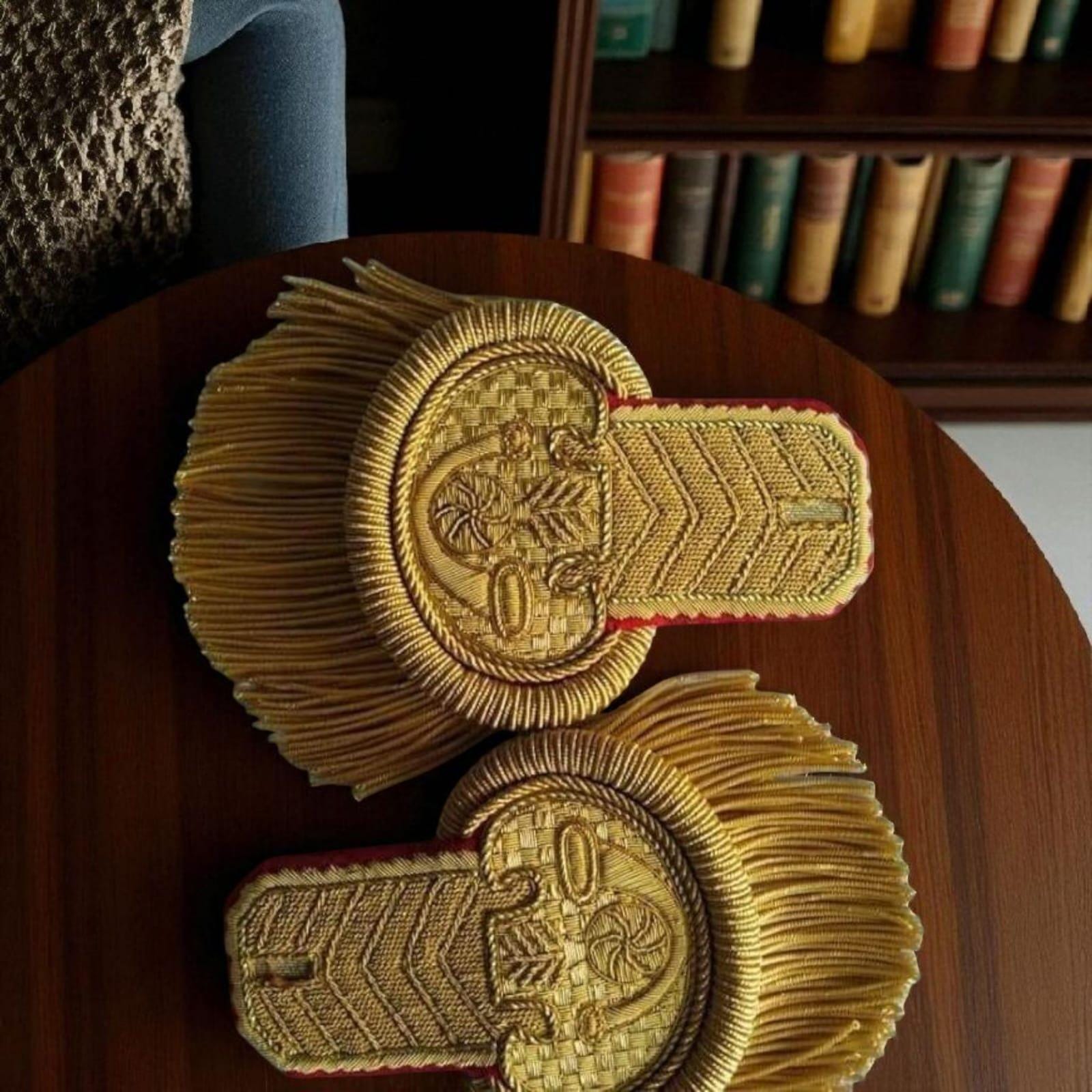 Napoleonic General Officer Epaulette: 18th Century Gold Fringe