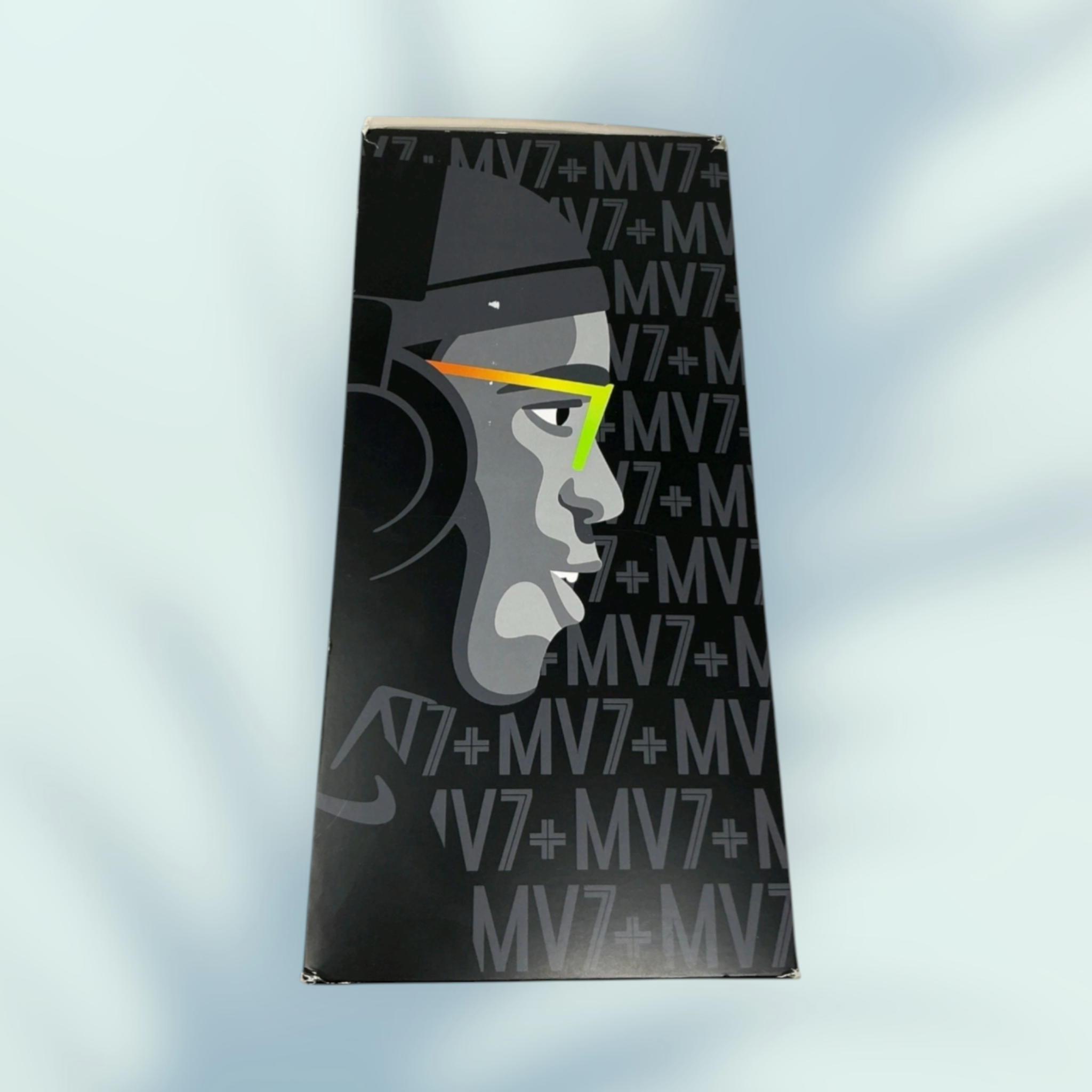 Shure MV7+ Hybrid Output USB-C & XLR Podcast Microphone & Desktop Stand